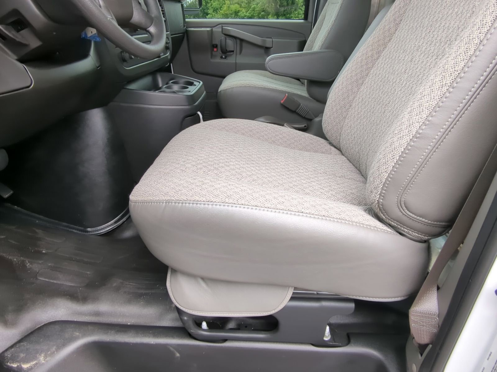 New 2025 GMC Savana 3500 BROWN w/ Power Convenience Package image 18