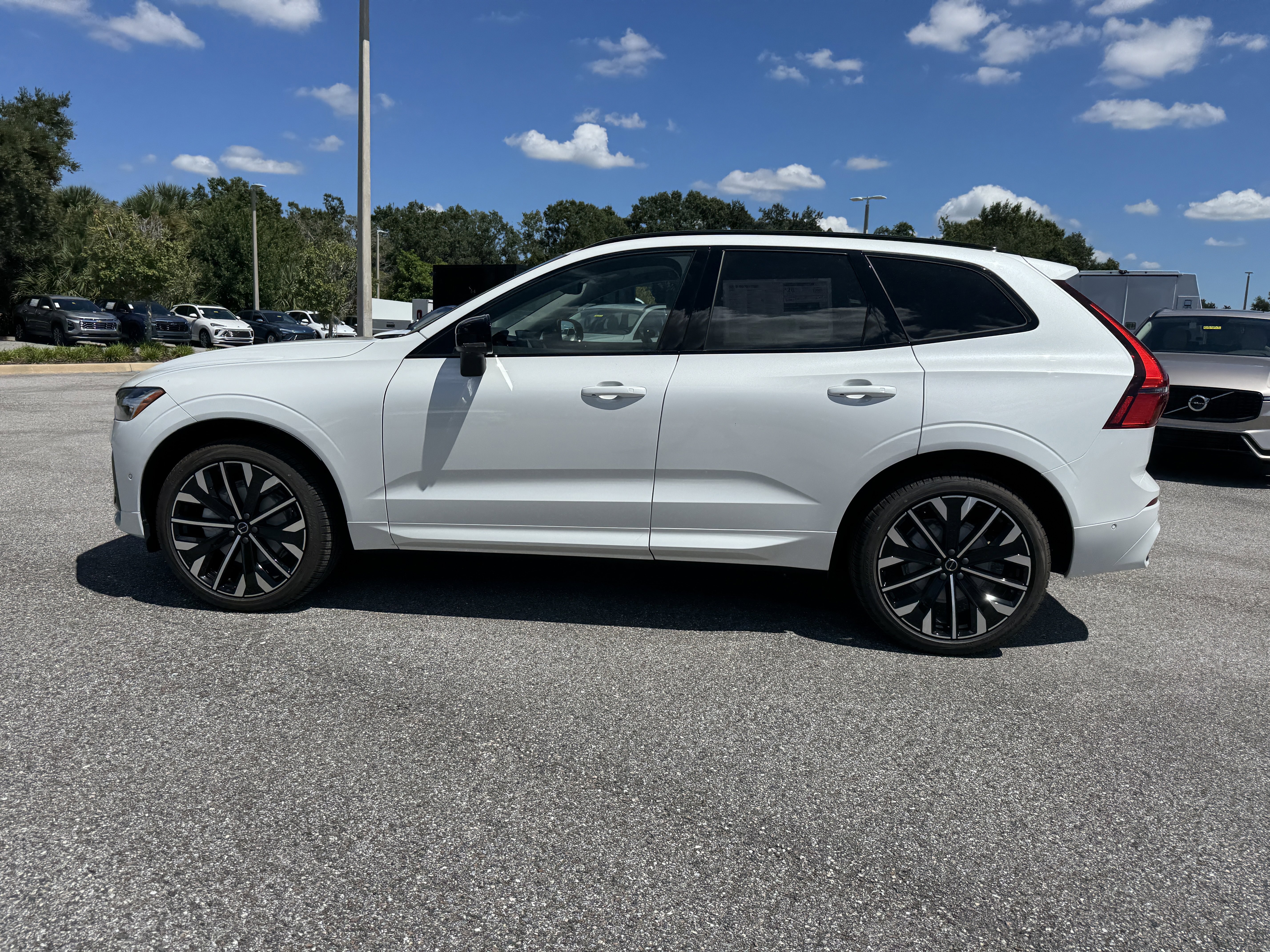 New 2026 Volvo XC60 B5 Ultra w/ Protection Package image 6