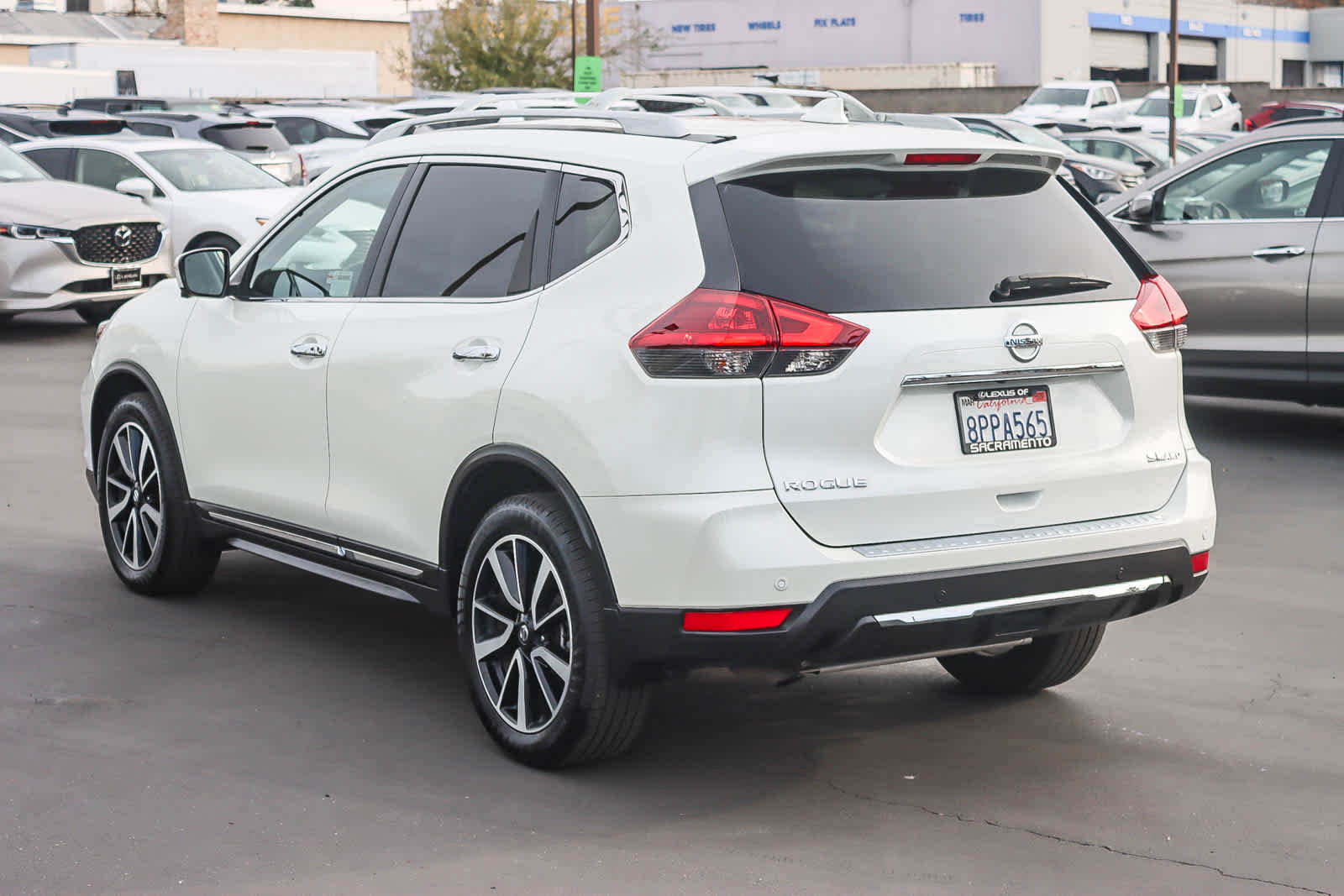 Used 2020 Nissan Rogue SL image 2