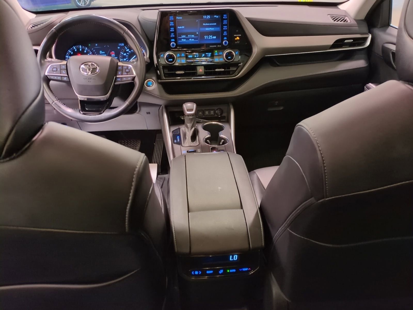 Used 2021 Toyota Highlander XLE image 15