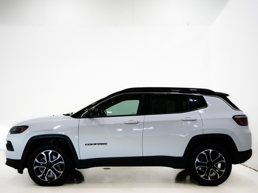 Used 2023 Jeep Compass Limited w/ Sun and Sound Group AWD/4WD image 6