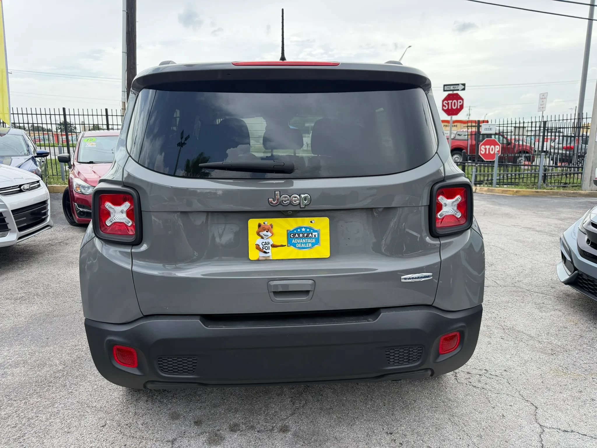 Used 2019 Jeep Renegade Latitude FWD image 5