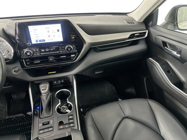 Used 2023 Toyota Highlander XLE AWD/4WD image 26