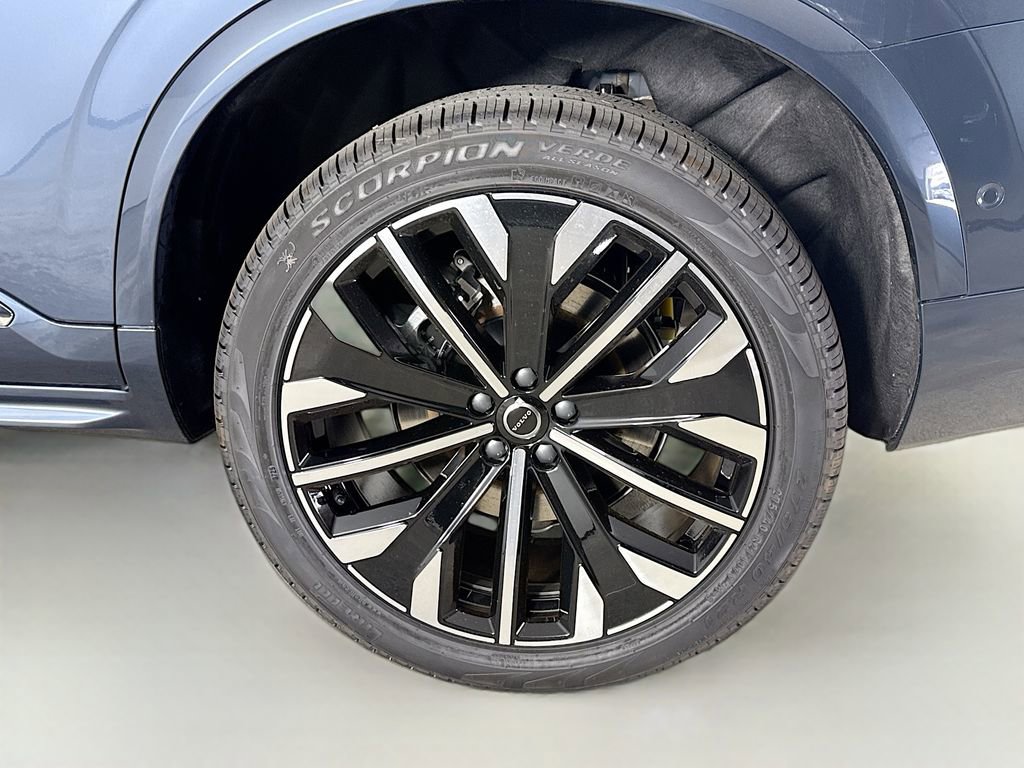 New 2026 Volvo XC90 B6 Plus w/ Protection Package Premier image 33
