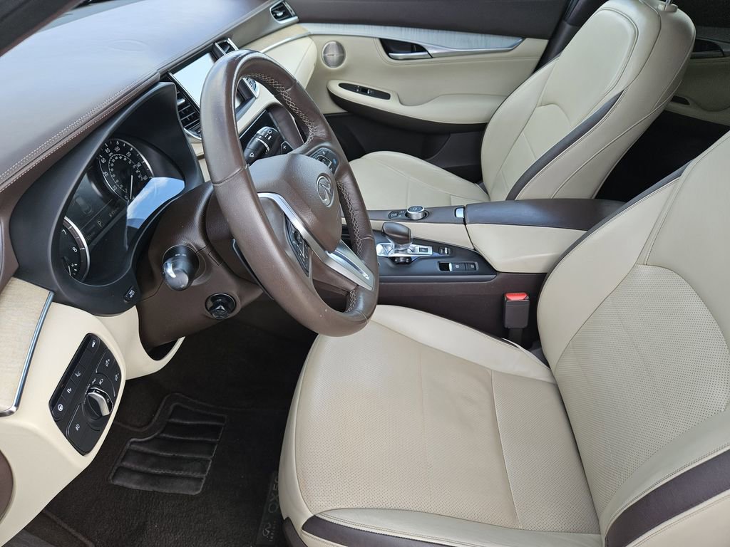 Used 2019 INFINITI QX50 Essential w/ Sensory Package FWD image 17