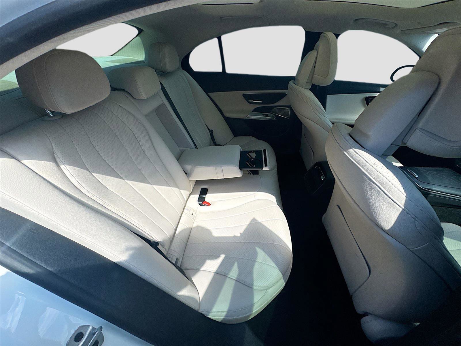 Used 2024 Mercedes-Benz E 350 4MATIC Sedan image 13