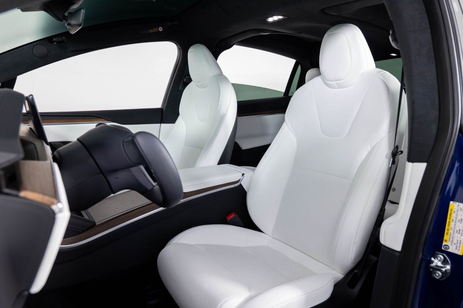 Used 2023 Tesla Model X image 16