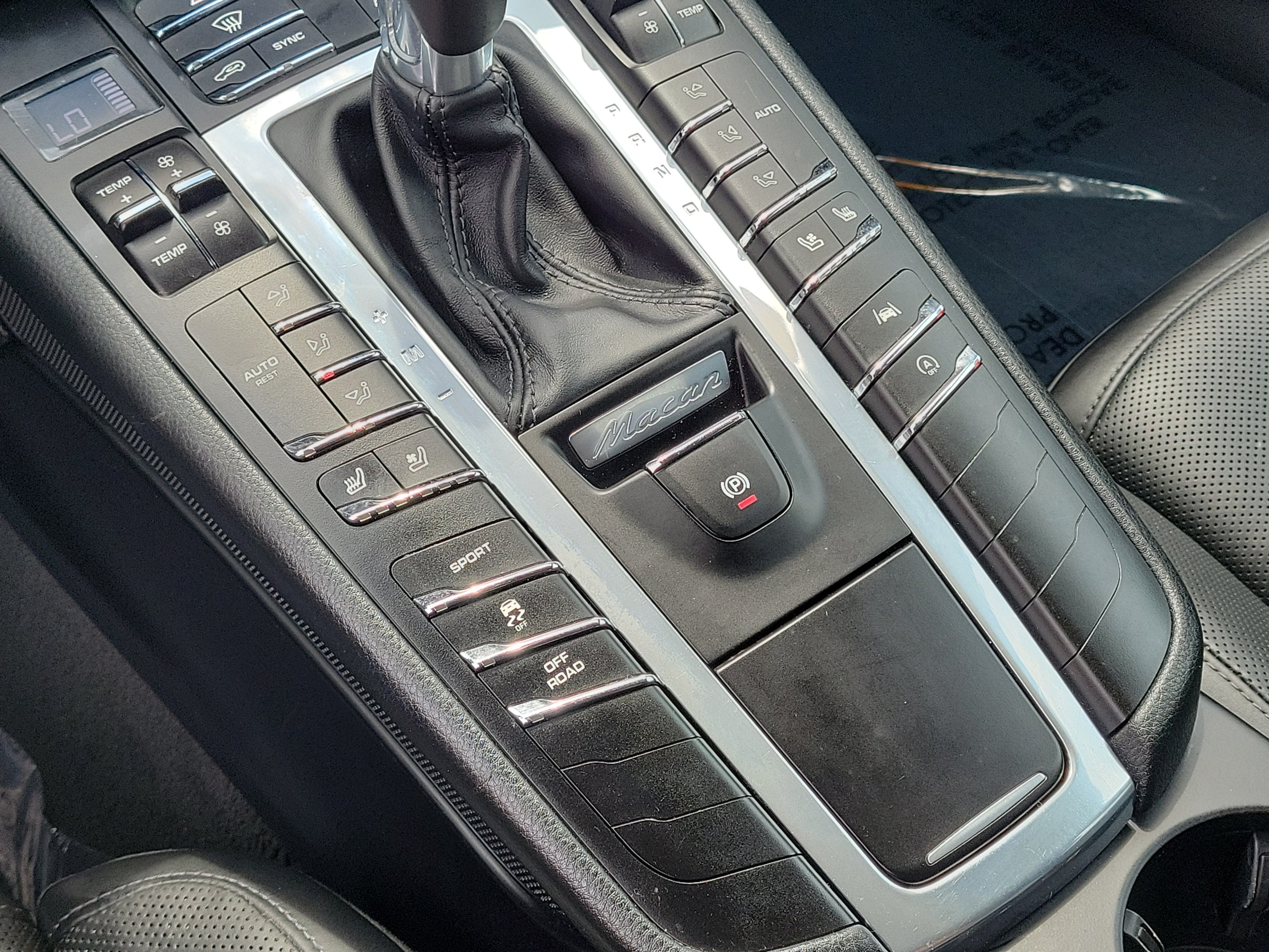 Used 2019 Porsche Macan AWD/4WD image 30