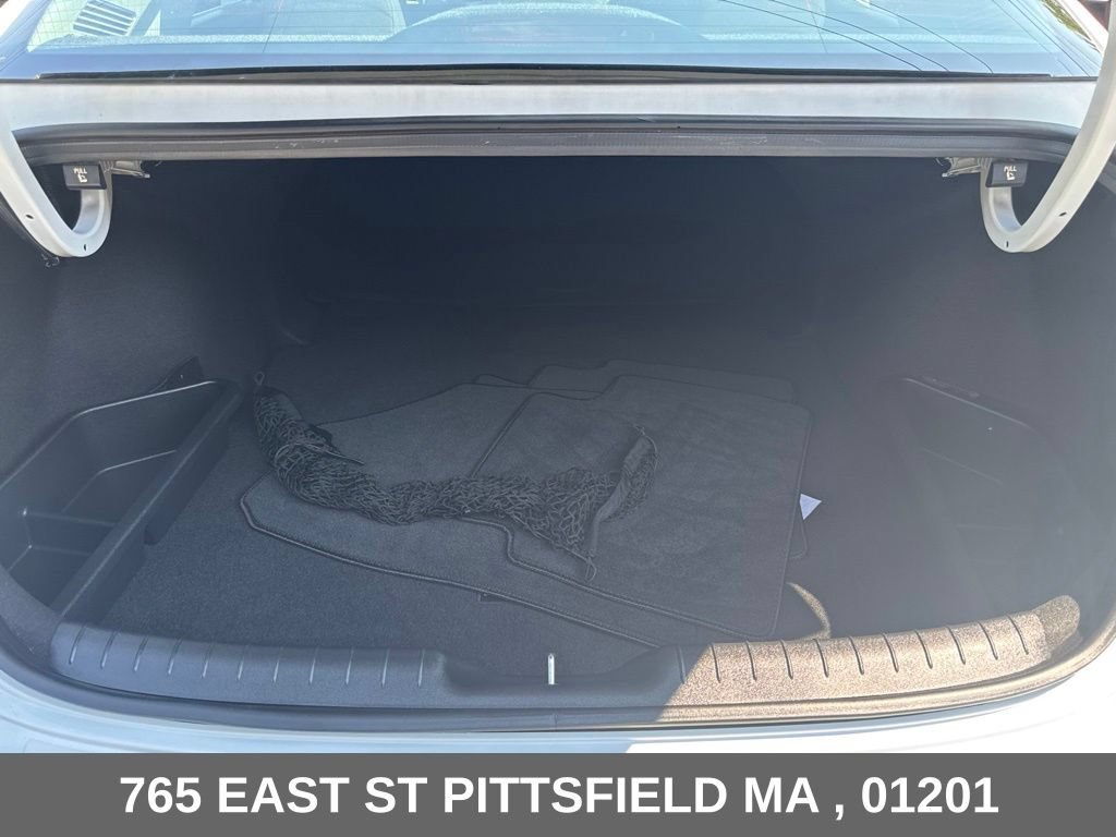Used 2025 Hyundai Elantra SE FWD image 15