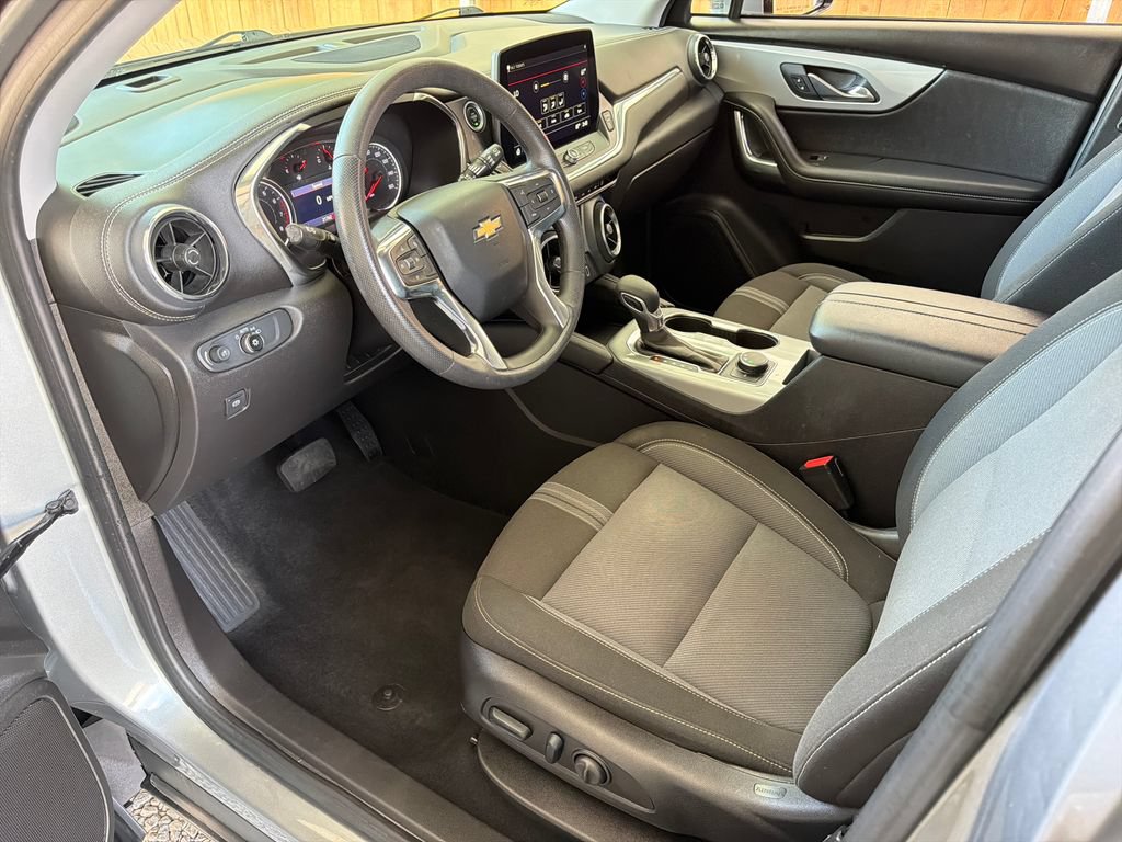 Used 2023 Chevrolet Blazer LT w/ LPO, Floor Liner Package FWD image 2