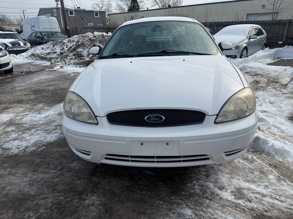 Used 2006 Ford Taurus SEL image 2