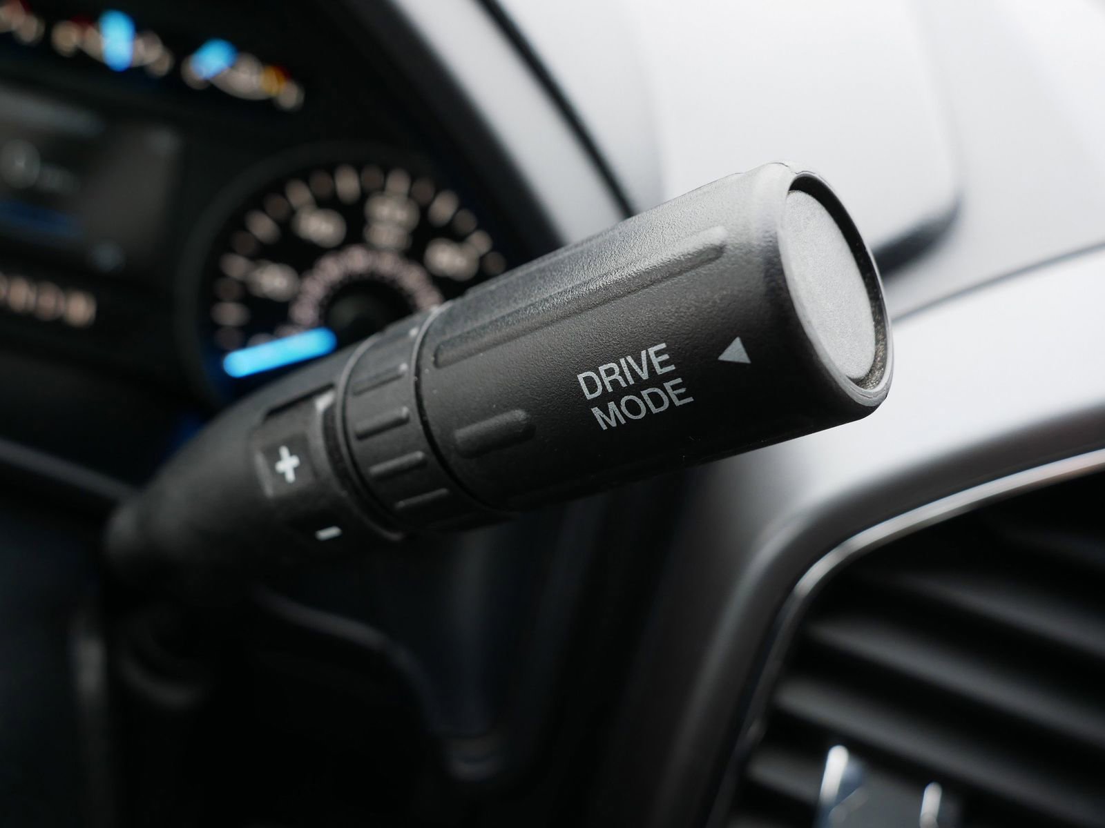 Certified 2020 Ford F150 XLT w/ Equipment Group 302A Luxury image 28