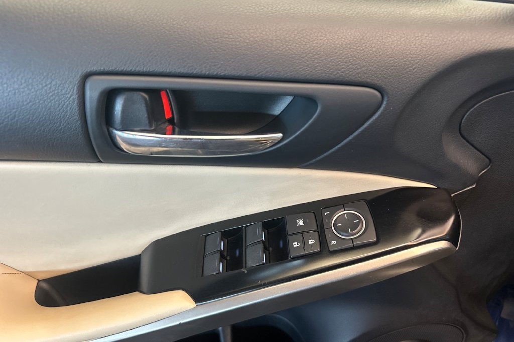 Used 2014 Lexus IS 350 w/ Navigation Package RWD image 11