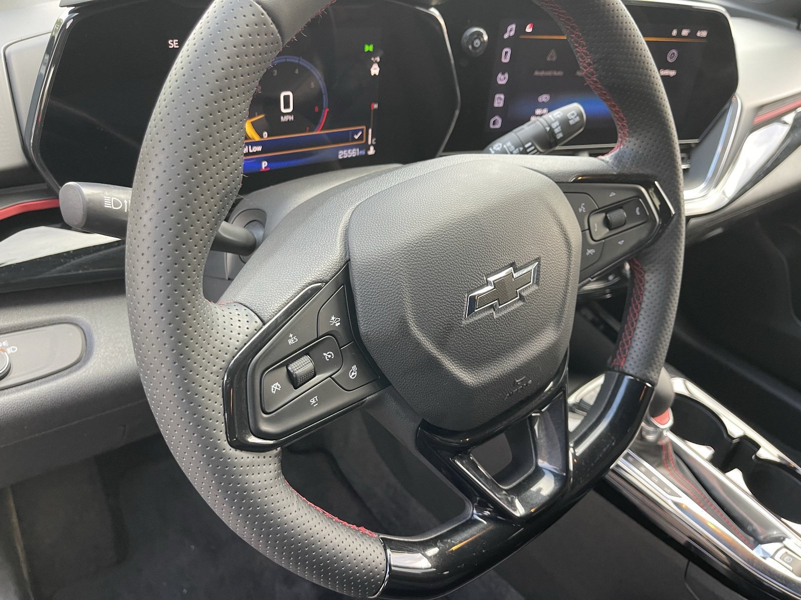 Used 2024 Chevrolet Trax RS w/ Driver Confidence Package FWD image 24