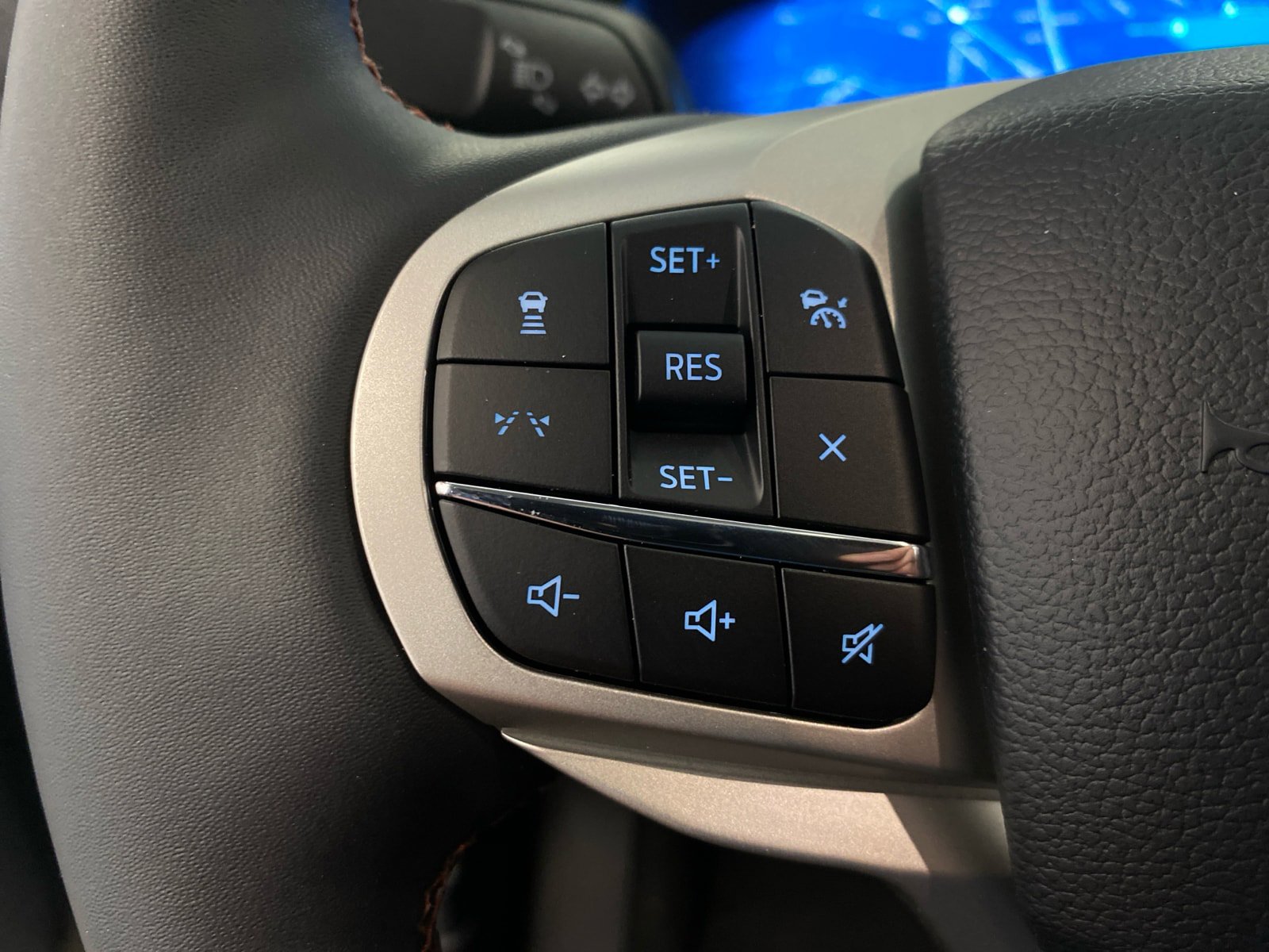 New 2026 Ford Explorer Active AWD/4WD image 27