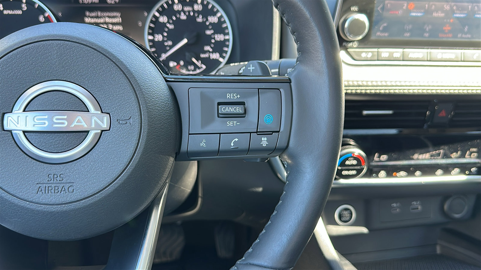 Certified 2022 Nissan Rogue SV w/ SV Premium Package image 16