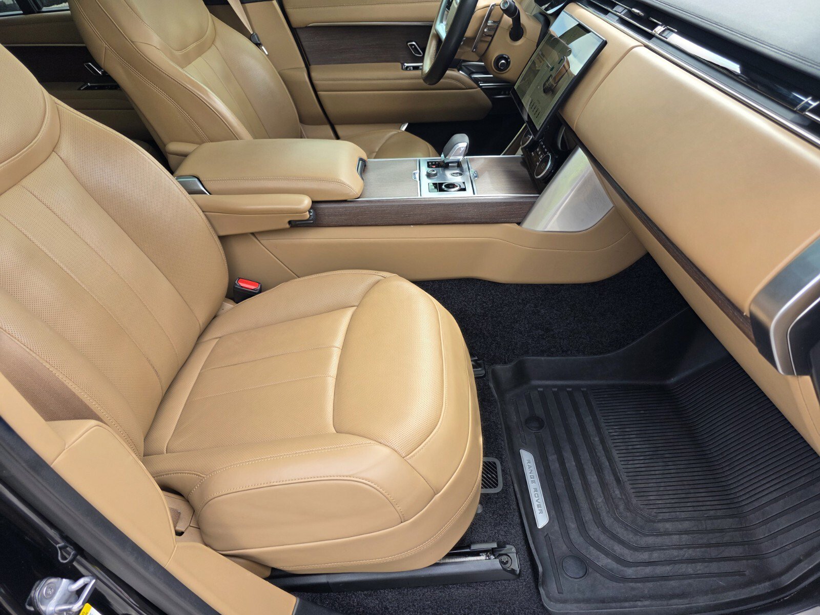 Used 2023 Land Rover Range Rover SE AWD/4WD image 3
