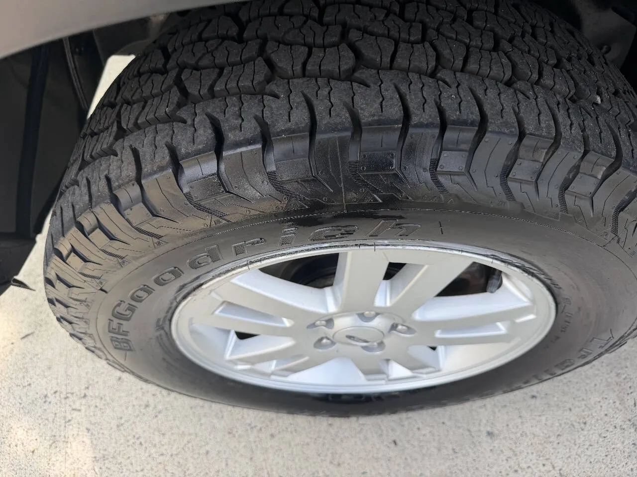 Used 2009 Ford Explorer Sport Trac XLT AWD/4WD image 45