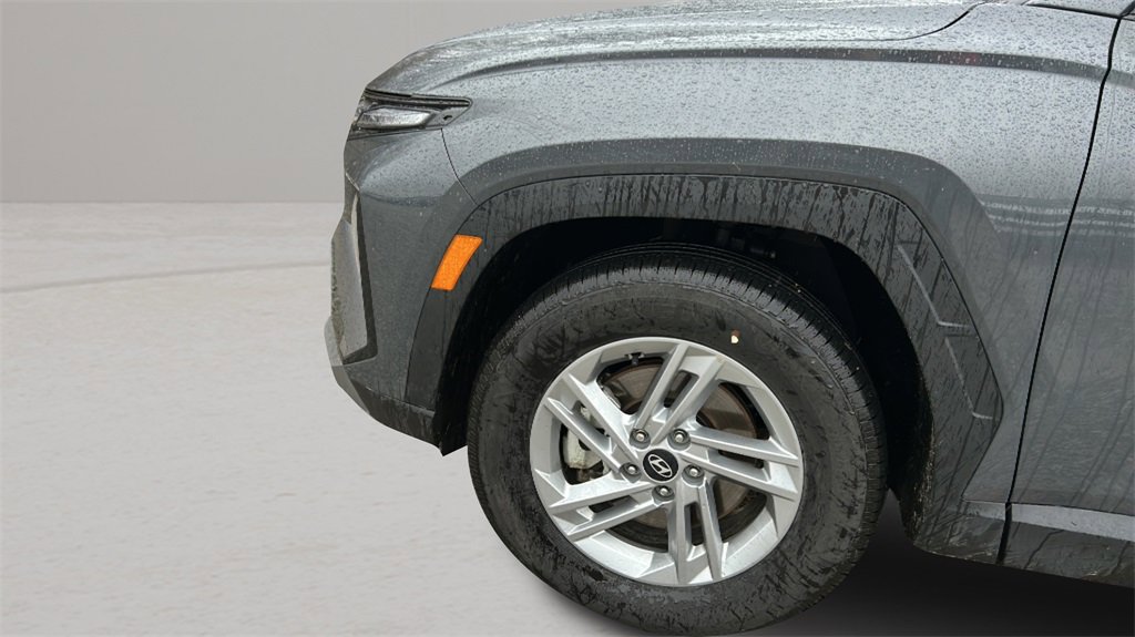 Certified 2025 Hyundai Tucson SE image 9