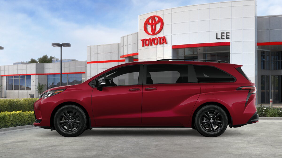 New 2026 Toyota Sienna XSE AWD/4WD image 4
