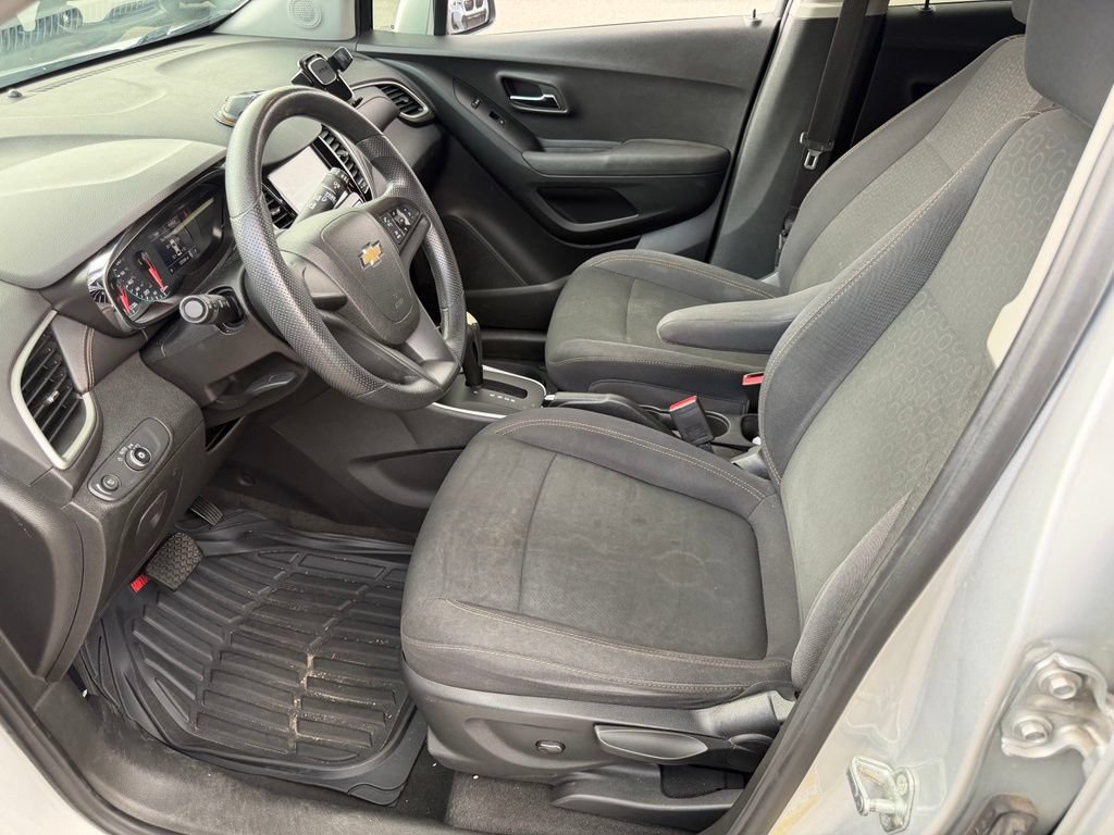 Used 2017 Chevrolet Trax LS FWD image 21