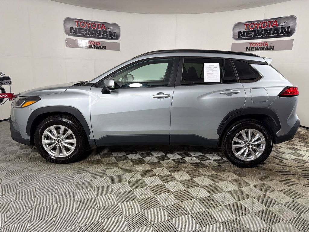 Used 2022 Toyota Corolla Cross LE w/ Moonroof Package FWD image 7
