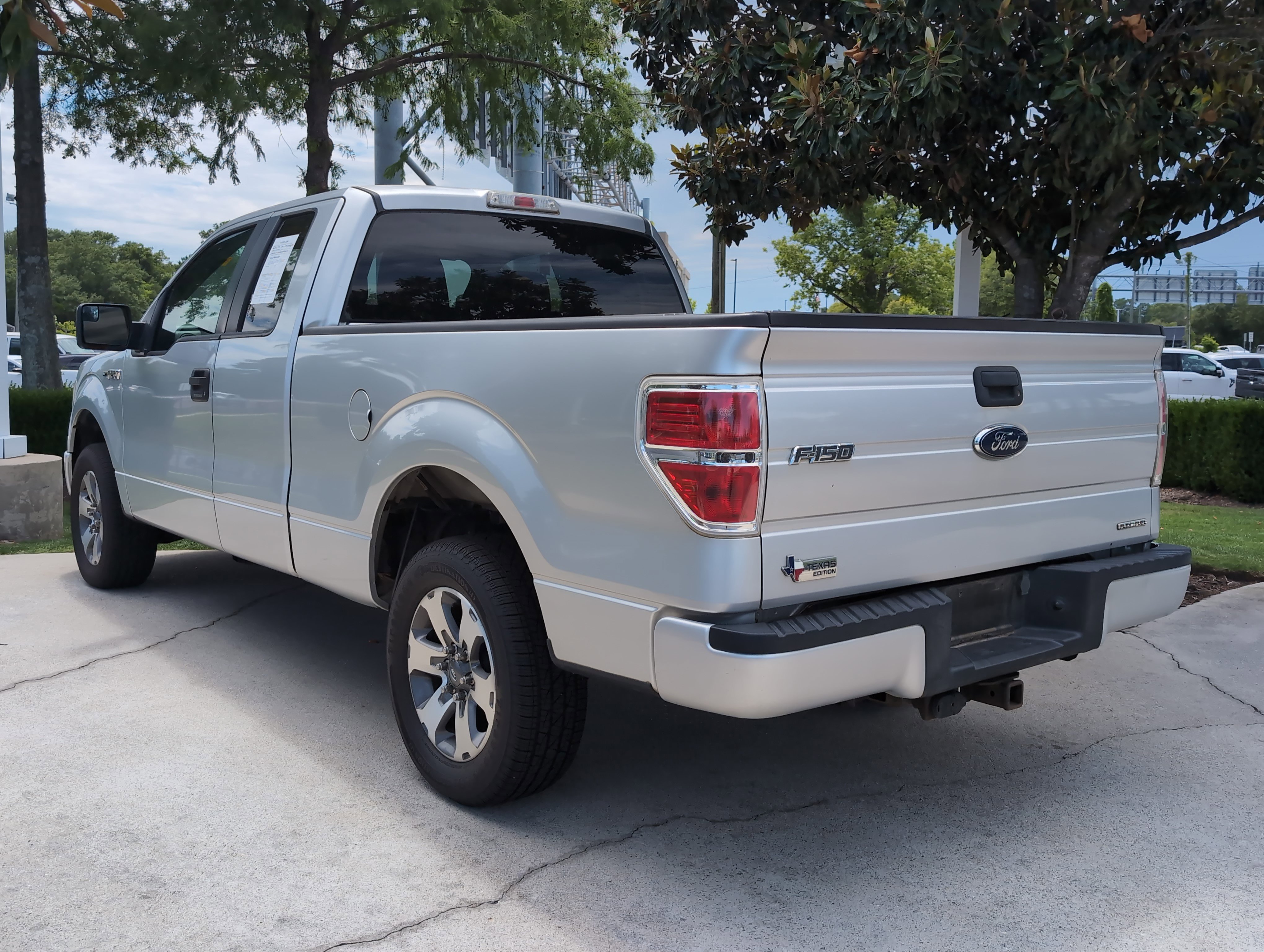 Used 2012 Ford F150 XLT w/ XLT Custom Pkg RWD image 8