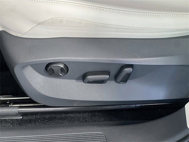 Used 2022 Volkswagen Tiguan SE image 12