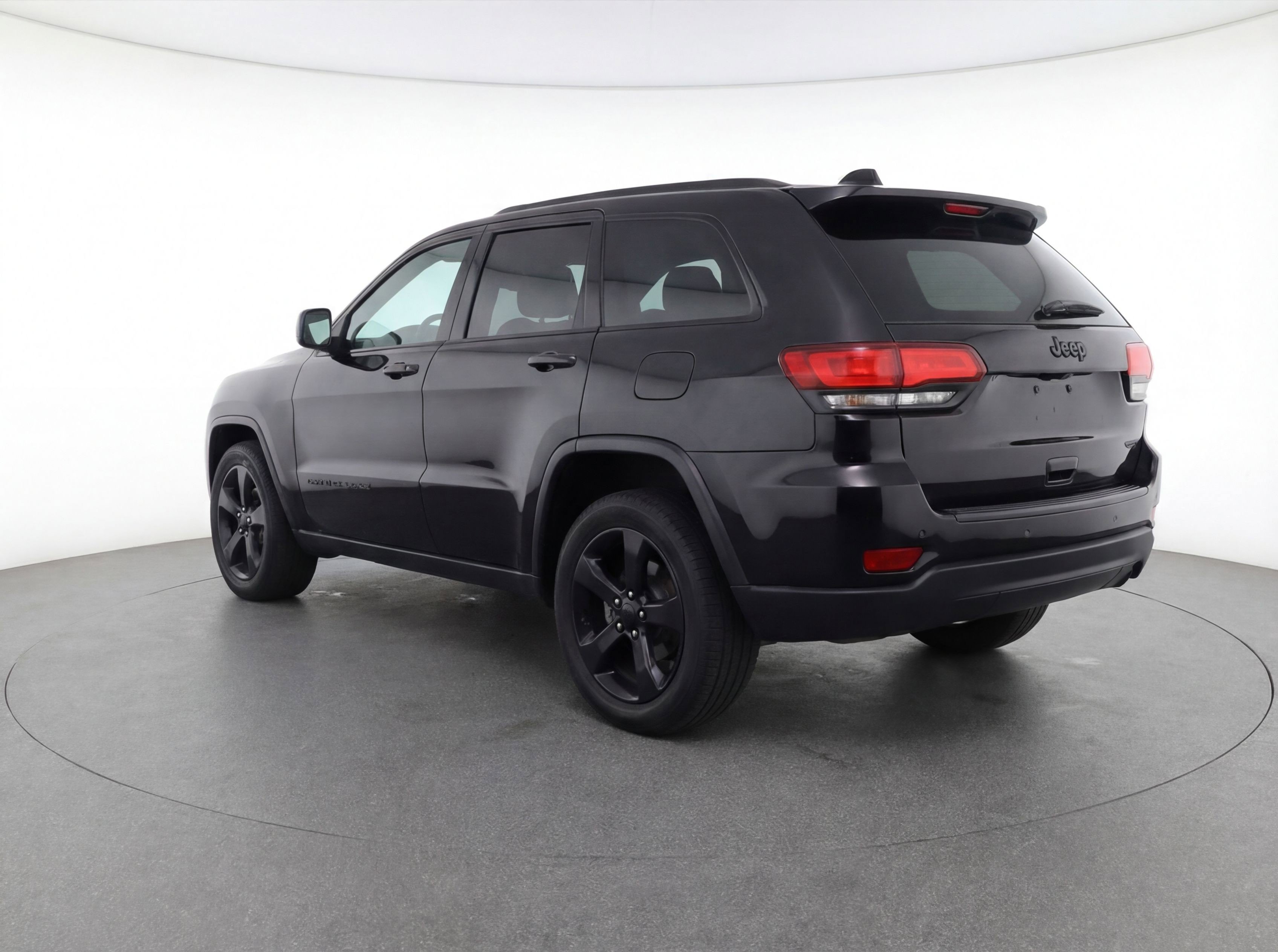 Used 2023 Jeep Grand Cherokee L Laredo RWD image 6