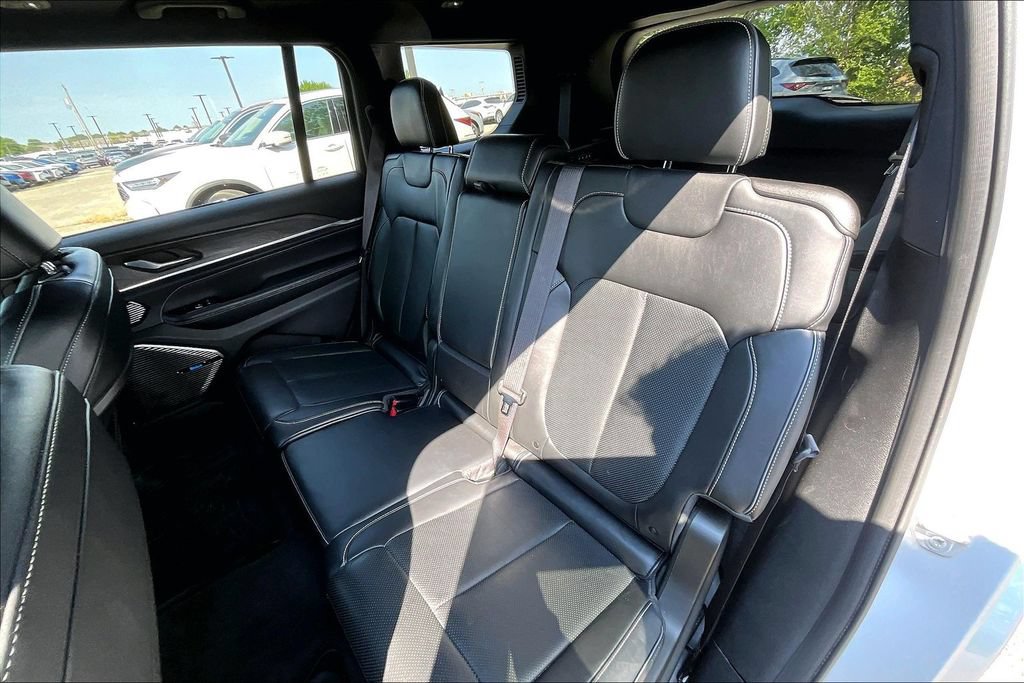 Used 2022 Jeep Grand Cherokee L Overland AWD/4WD image 36