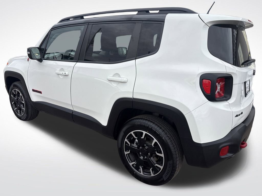 Used 2023 Jeep Renegade Trailhawk video 3