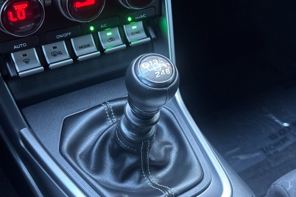 Certified 2025 Toyota GR86 w/ ALL Weather Mat Package (TMS) image 19