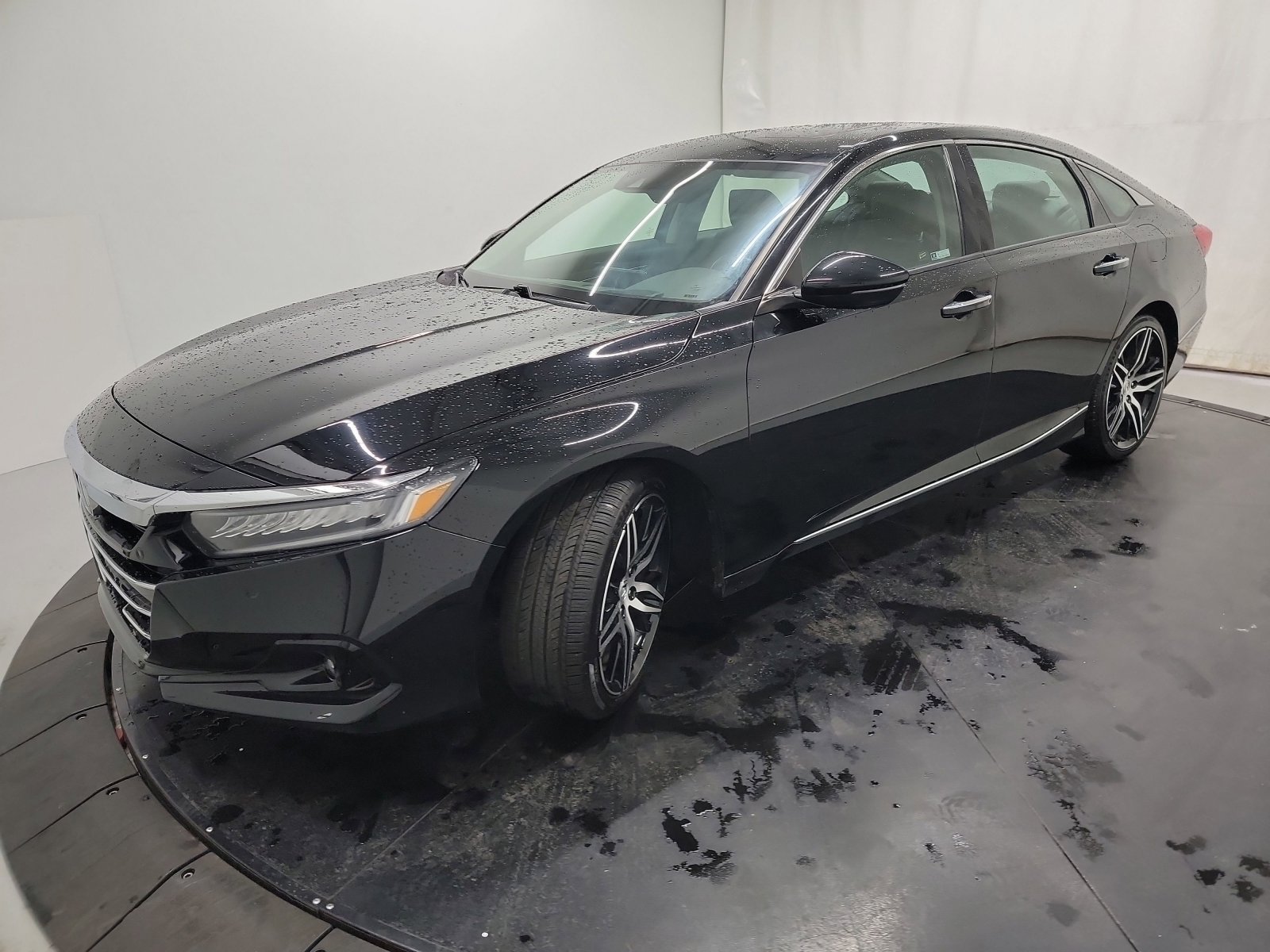 Certified 2022 Honda Accord Touring image 3