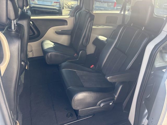 Used 2019 Dodge Grand Caravan SXT FWD image 12