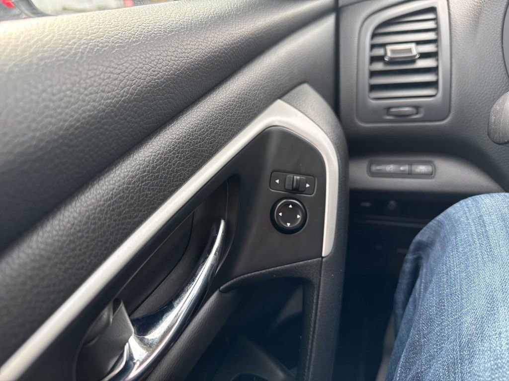 Used 2017 Nissan Altima 2.5 SR image 18