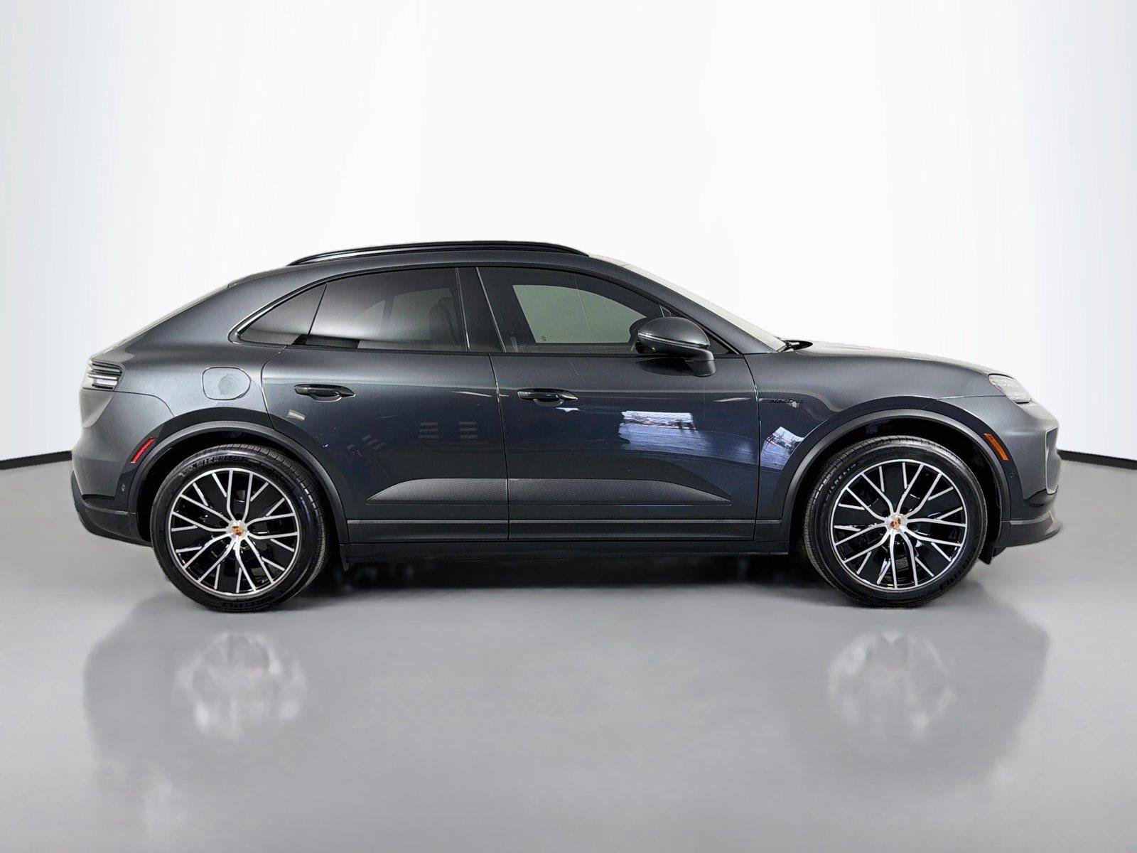 Certified 2026 Porsche Macan Electric RWD image 8