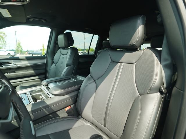 New 2026 Jeep Grand Wagoneer L Limited AWD/4WD image 37