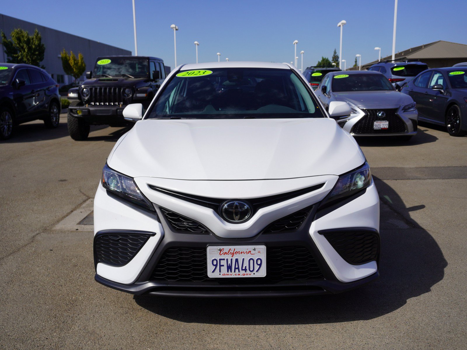 Used 2023 Toyota Camry SE FWD image 6