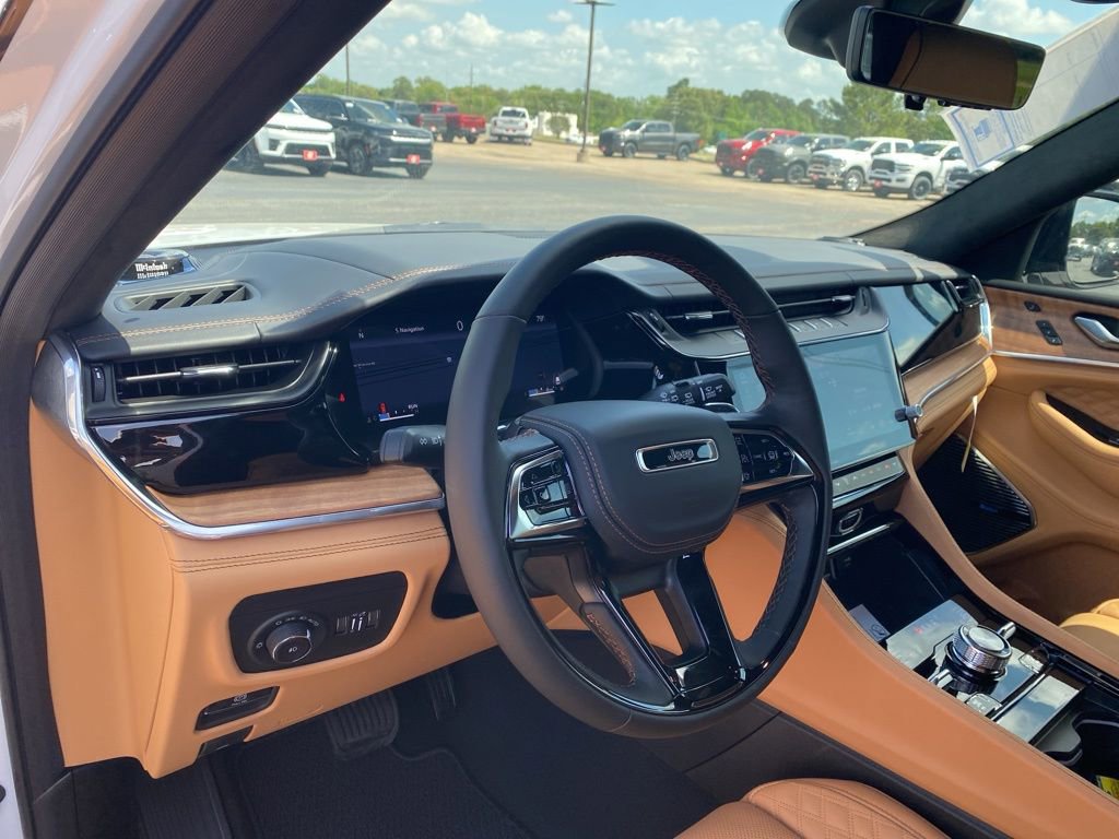 New 2026 Jeep Grand Cherokee Summit AWD/4WD image 14