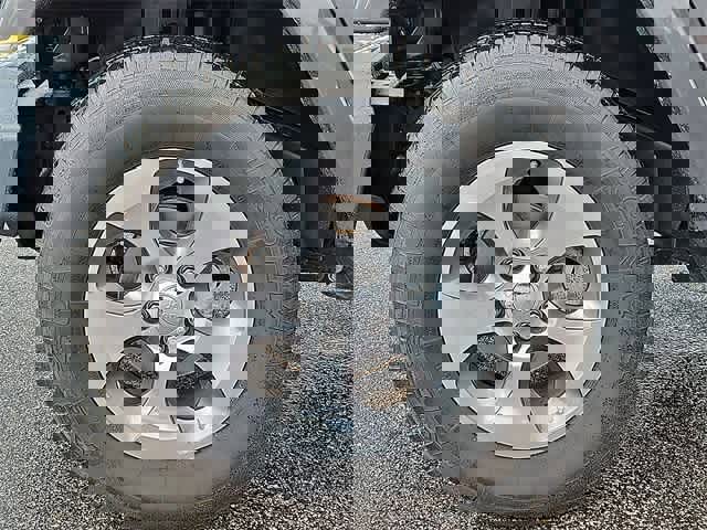 Used 2017 Jeep Wrangler Unlimited Sahara image 34