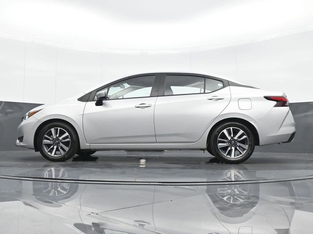 Used 2023 Nissan Versa SV image 18