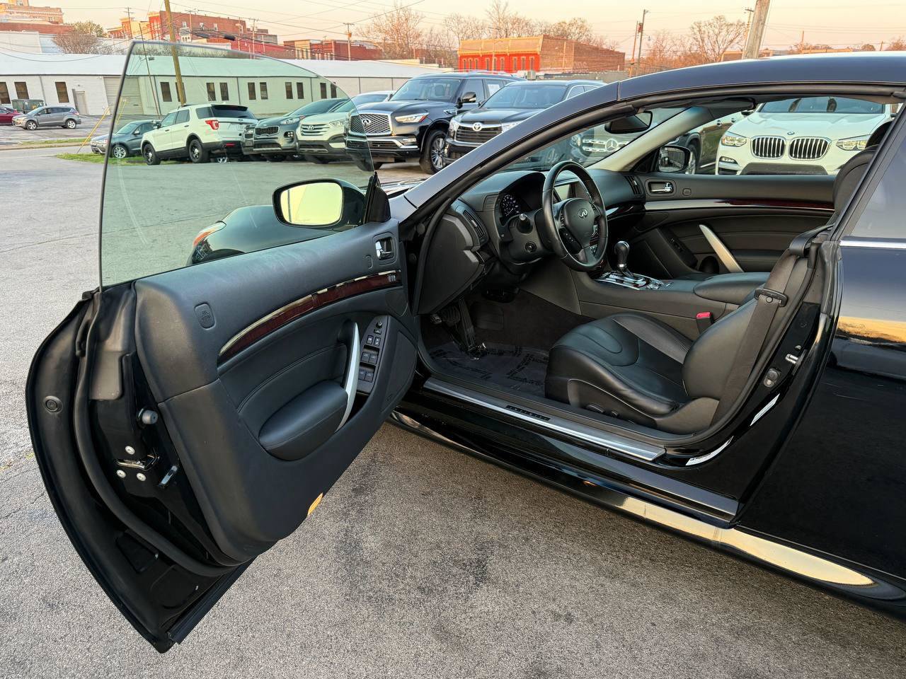 Used 2012 INFINITI G37 Convertible w/ Premium Pkg RWD image 14