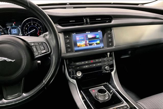 Used 2016 Jaguar XF Prestige AWD/4WD image 6