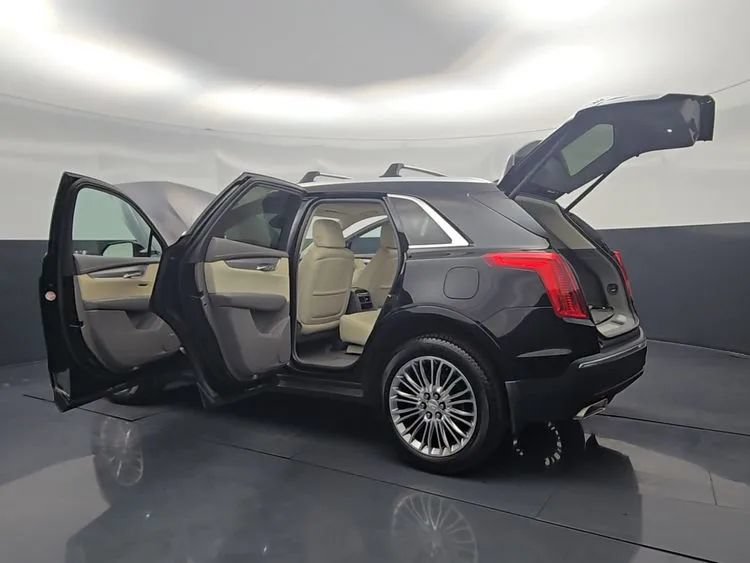 Used 2017 Cadillac XT5 Premium Luxury FWD image 27