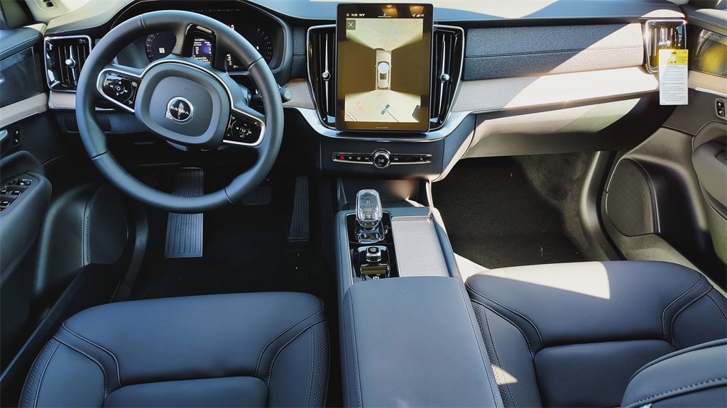 New 2026 Volvo XC90 B6 Plus w/ Protection Package Premier image 12