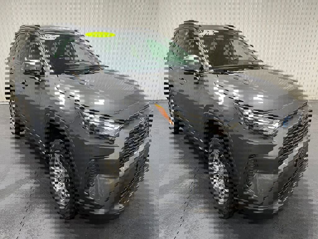 Used 2024 Toyota RAV4 LE image 16