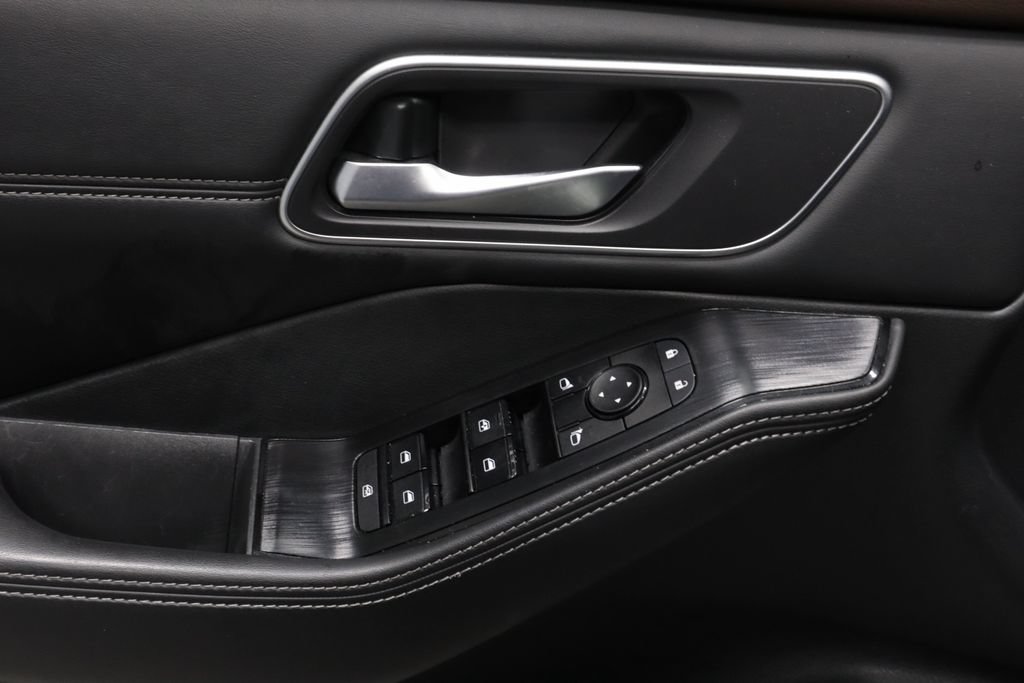 Certified 2021 Nissan Rogue SV w/ Premium Package FWD image 23