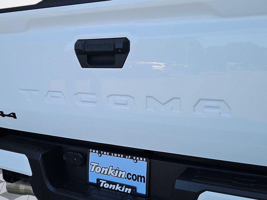 Used 2024 Toyota Tacoma TRD Off-Road AWD/4WD image 26