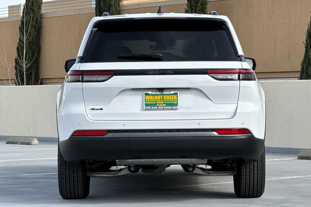 New 2026 Jeep Grand Cherokee Altitude AWD/4WD image 5