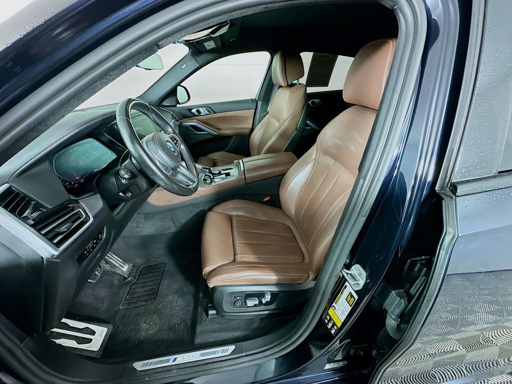 Used 2022 BMW X6 M50i w/ Premium Package image 28
